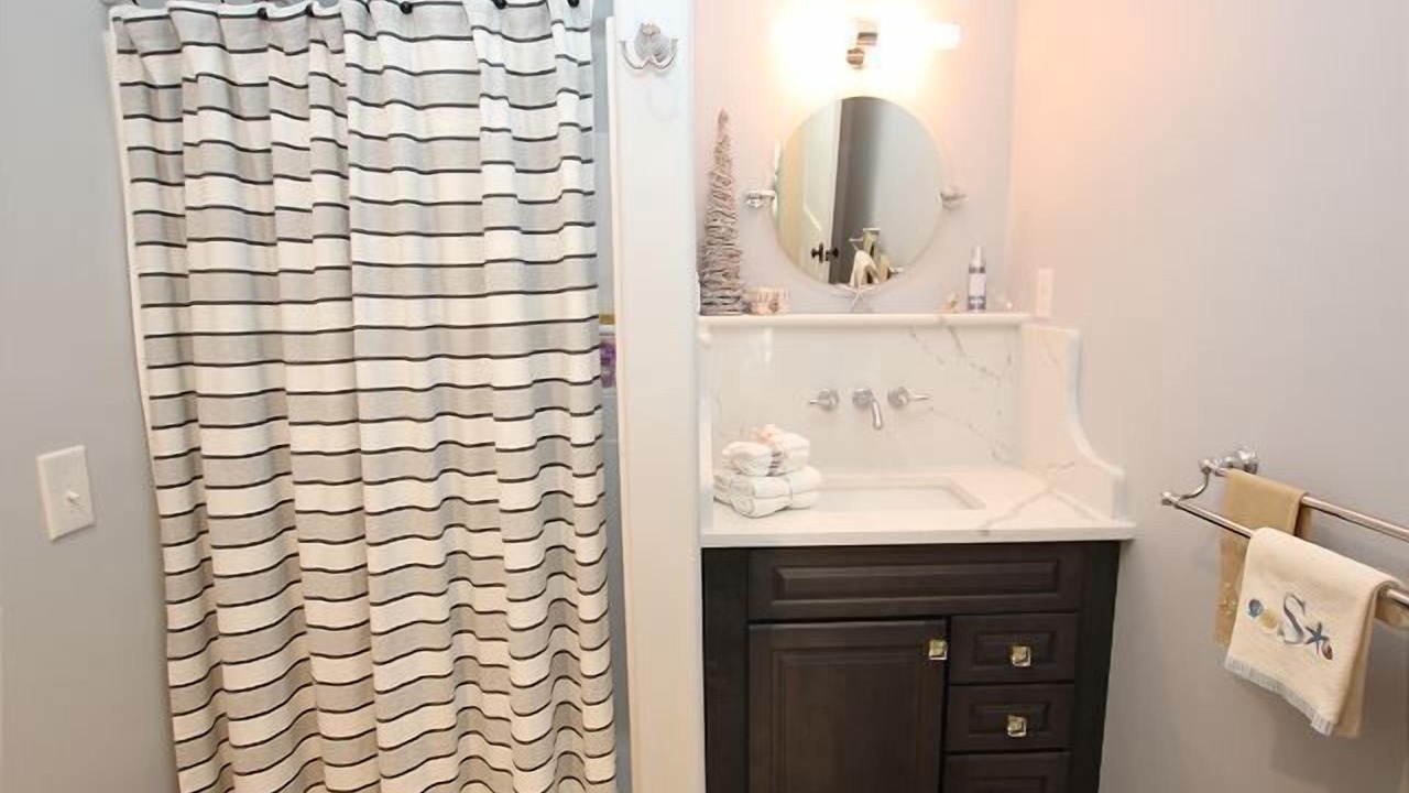 Photo of Bathroom in Country Club Estates
