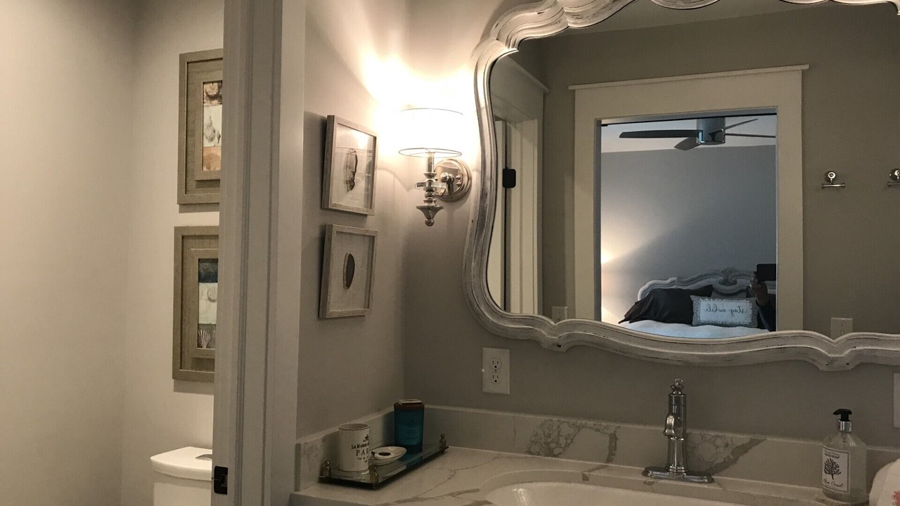 Photo of Bedroom in Country Club Estates