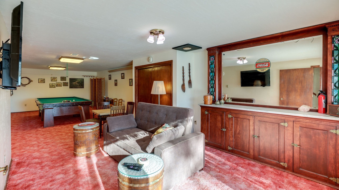 Photo of Livingroom in Long Pine