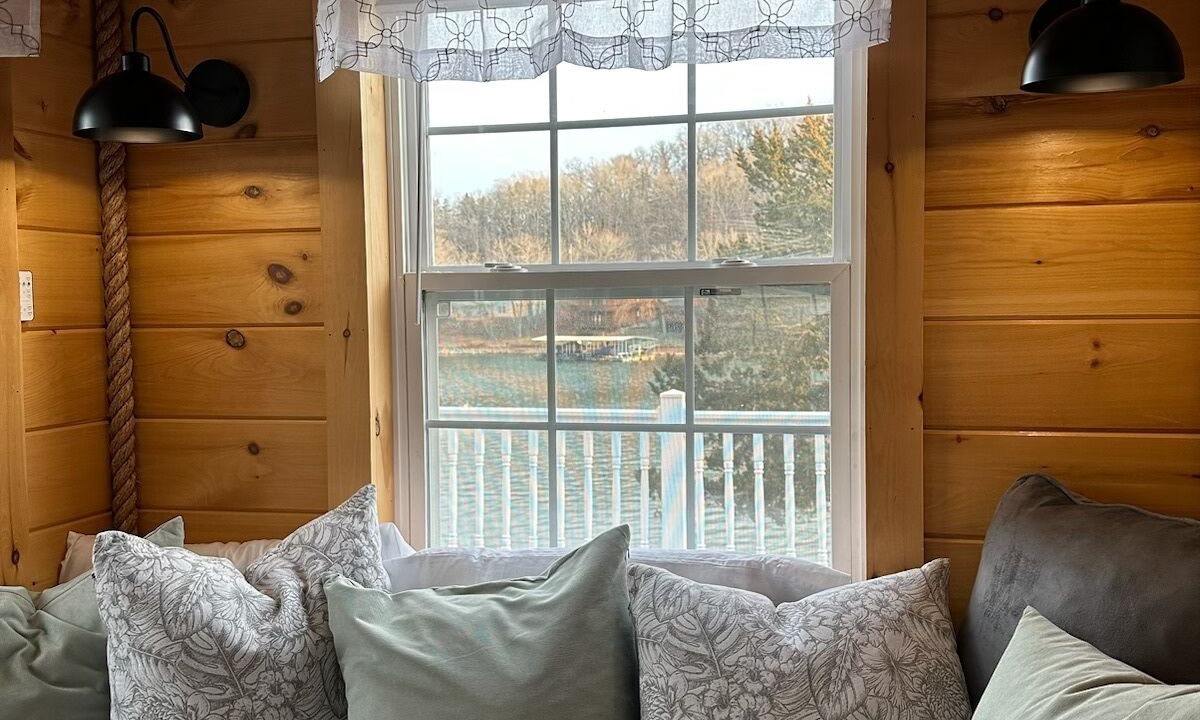 Photo of Bedroom in Roach