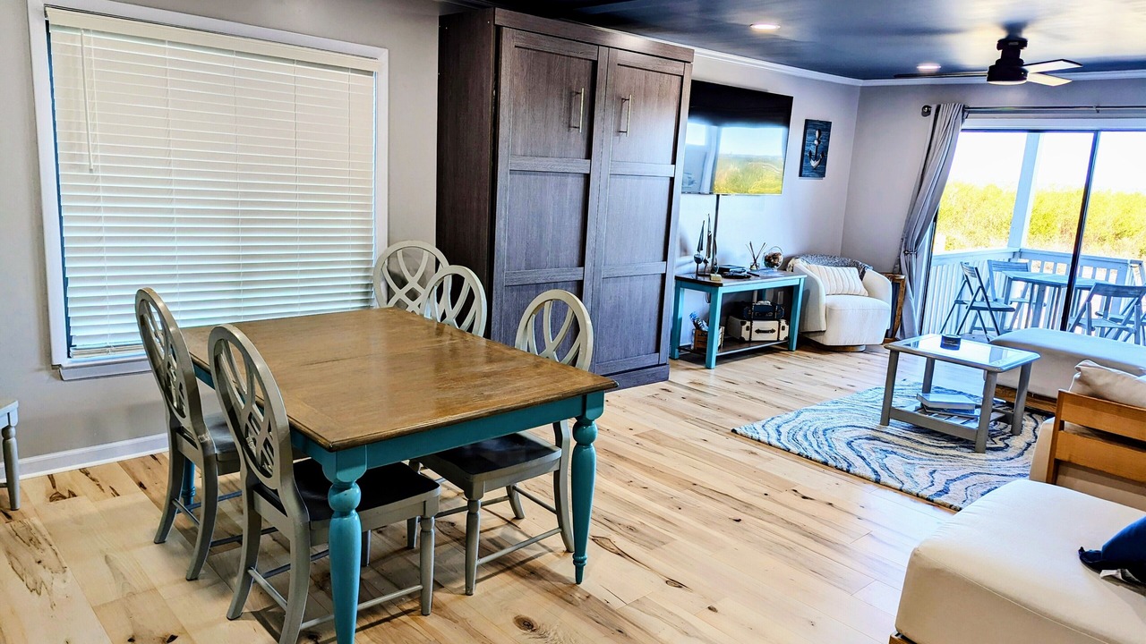 Photo of Livingroom in Oceanmarsh Subdivision