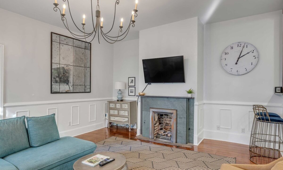 Photo of Livingroom in Cannonborough Elliotborough