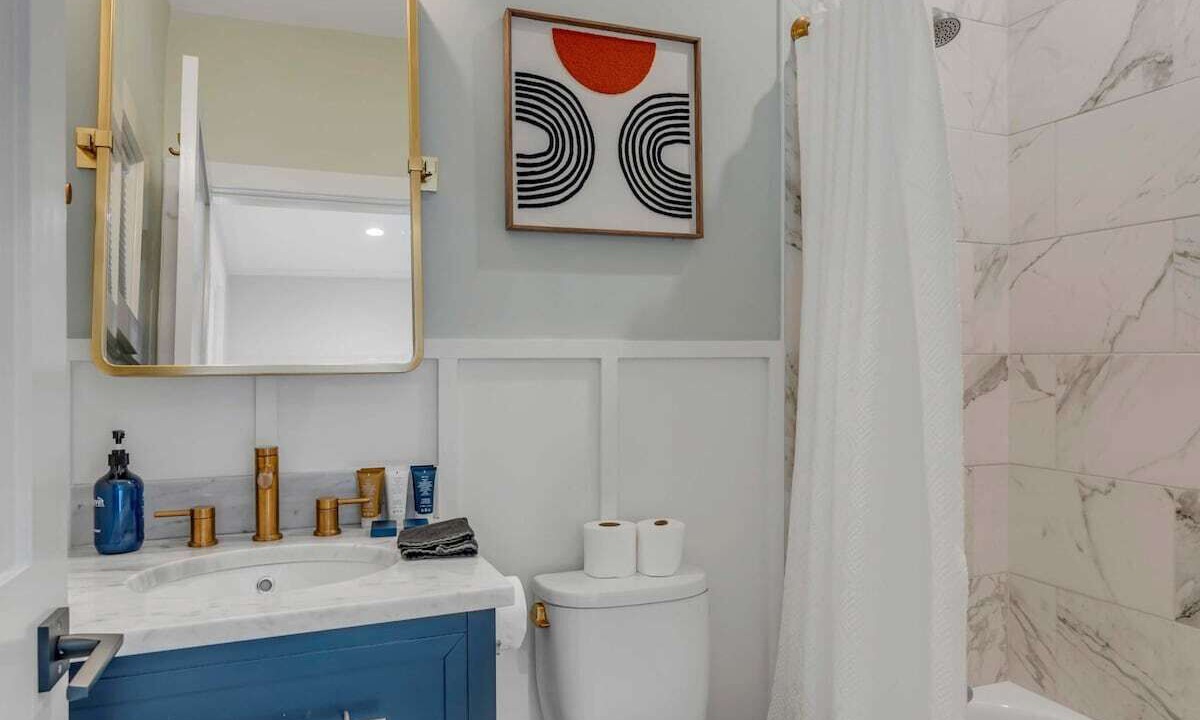 Photo of Bathroom in Cannonborough Elliotborough