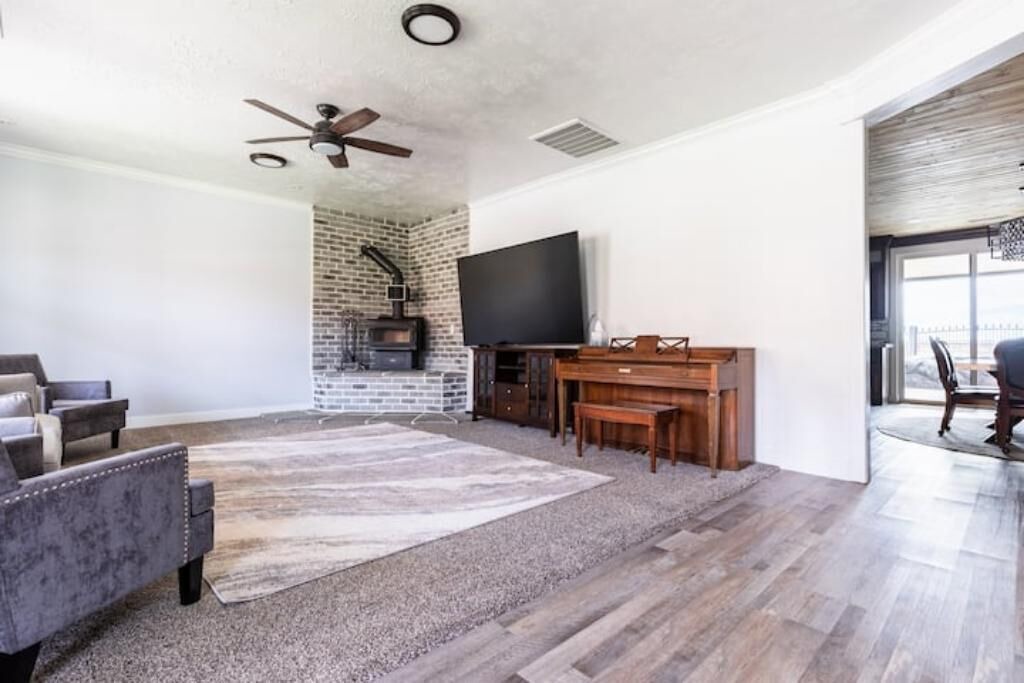 Photo of Livingroom in Colorado City