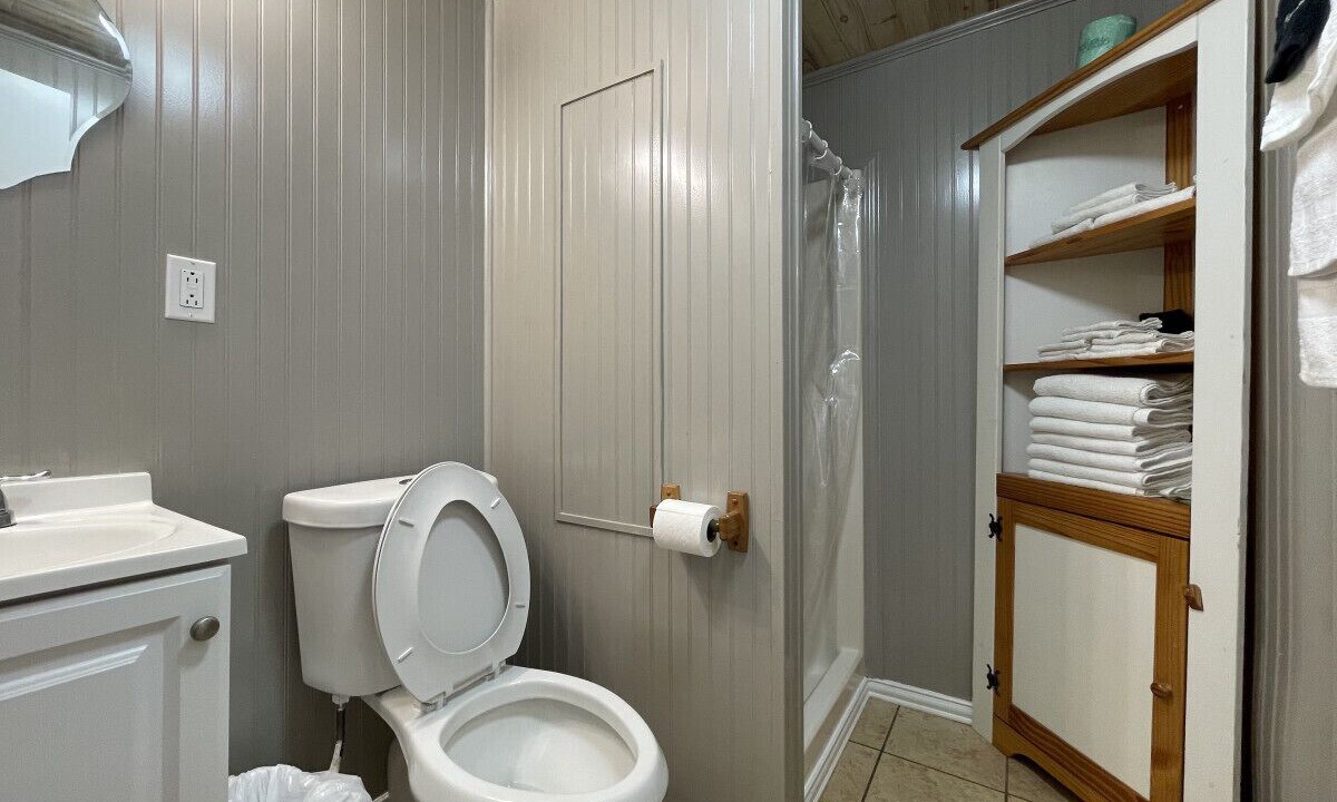 Photo of Bathroom in Pottsboro