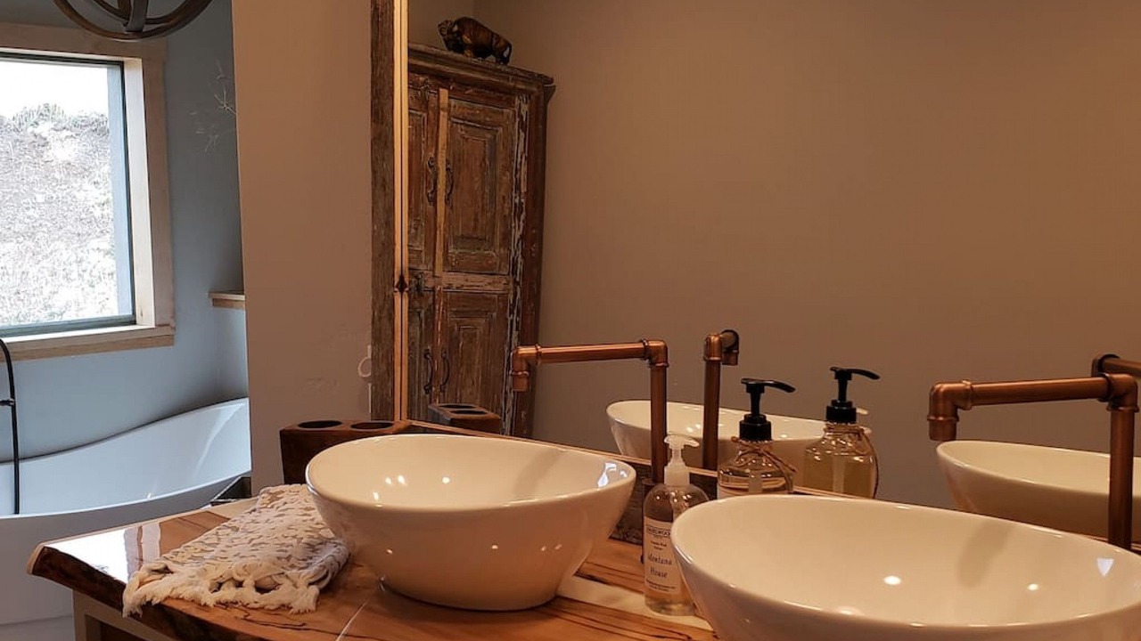 Photo of Bathroom in Emigrant