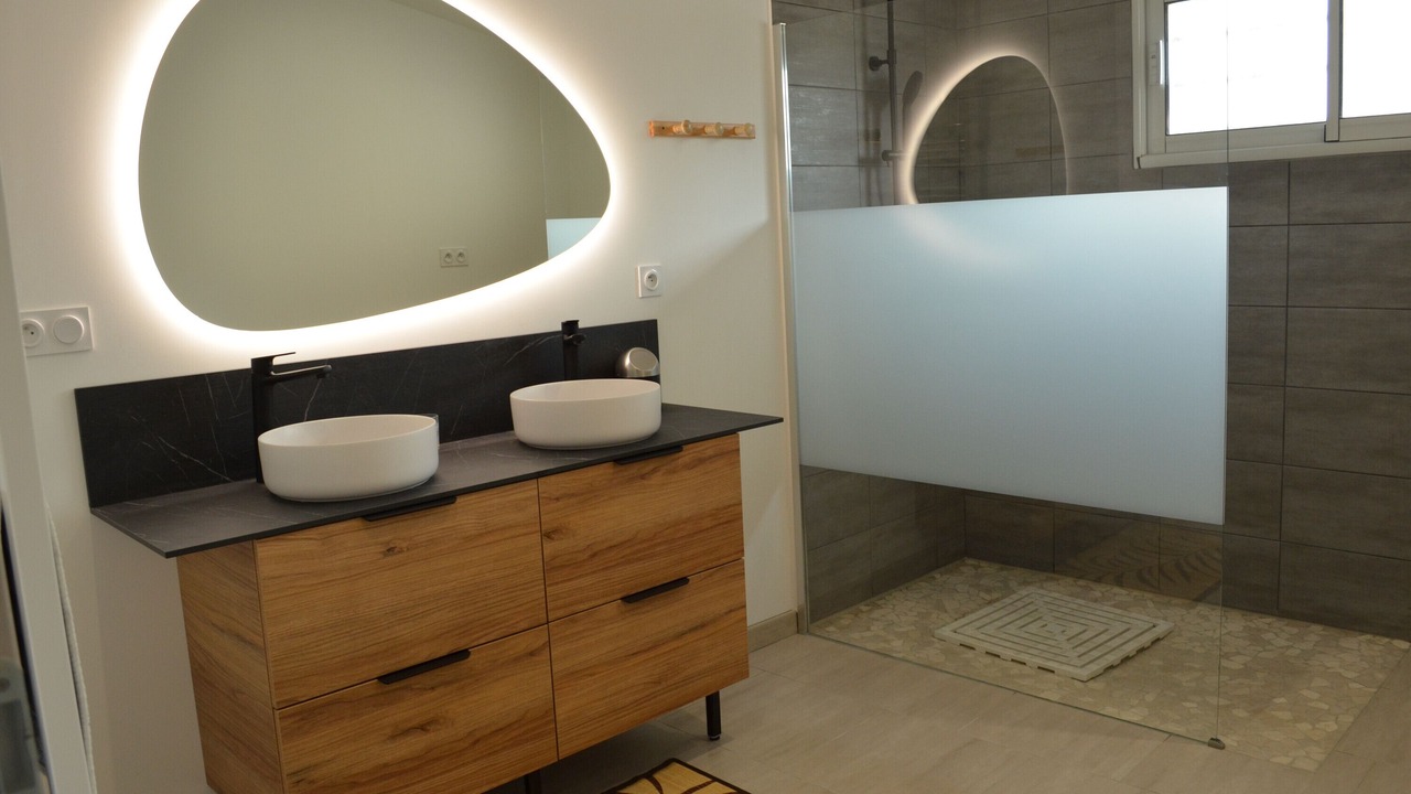 Photo of Bathroom in Marans