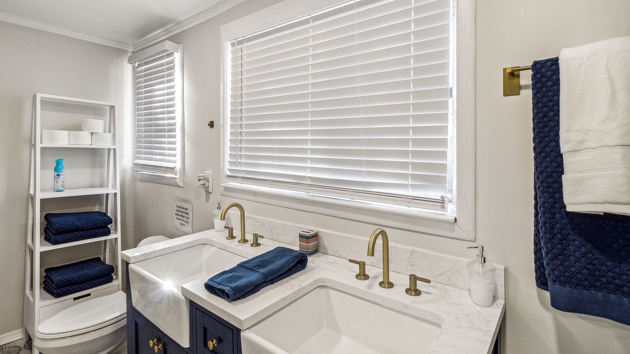 Photo of Bathroom in Metropolitan