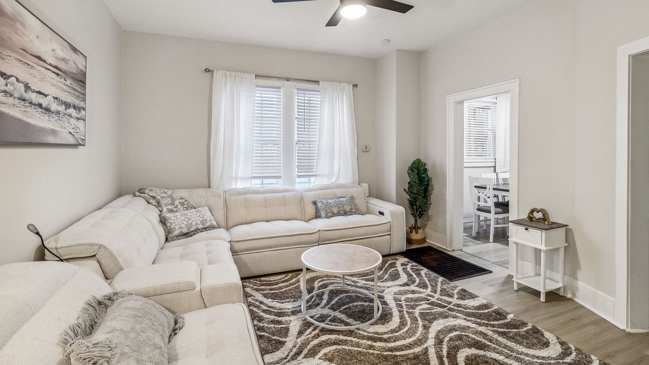 Photo of Livingroom in Metropolitan