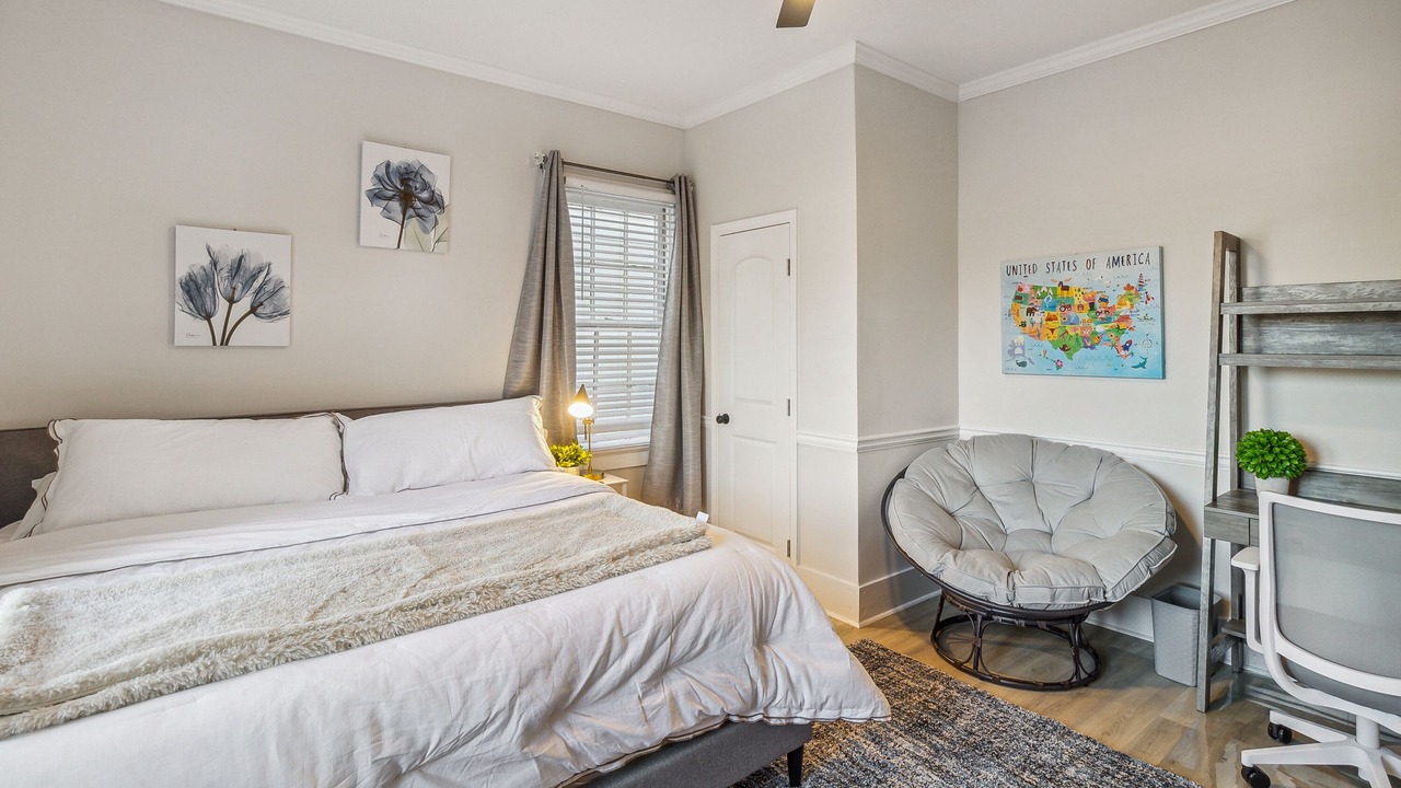 Photo of Bedroom in Metropolitan
