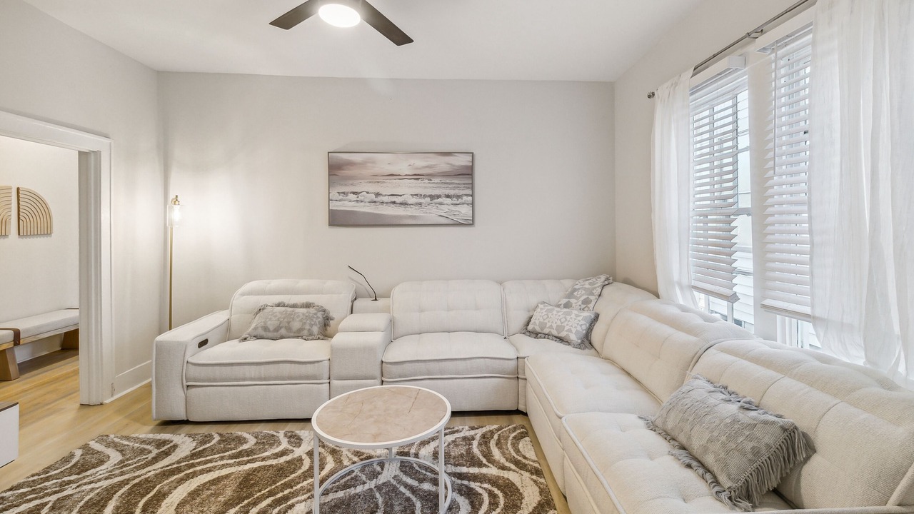 Photo of Livingroom in Metropolitan