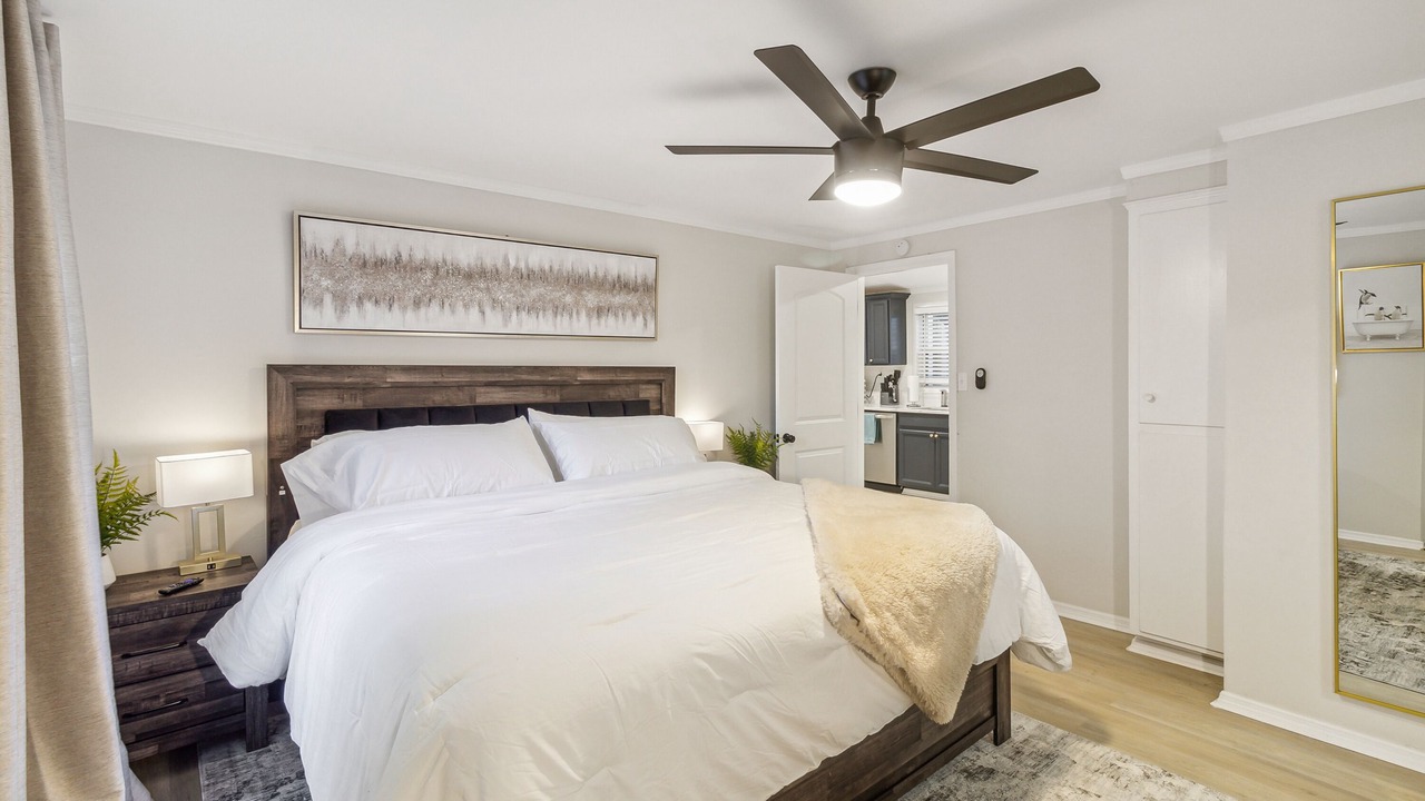 Photo of Bedroom in Metropolitan