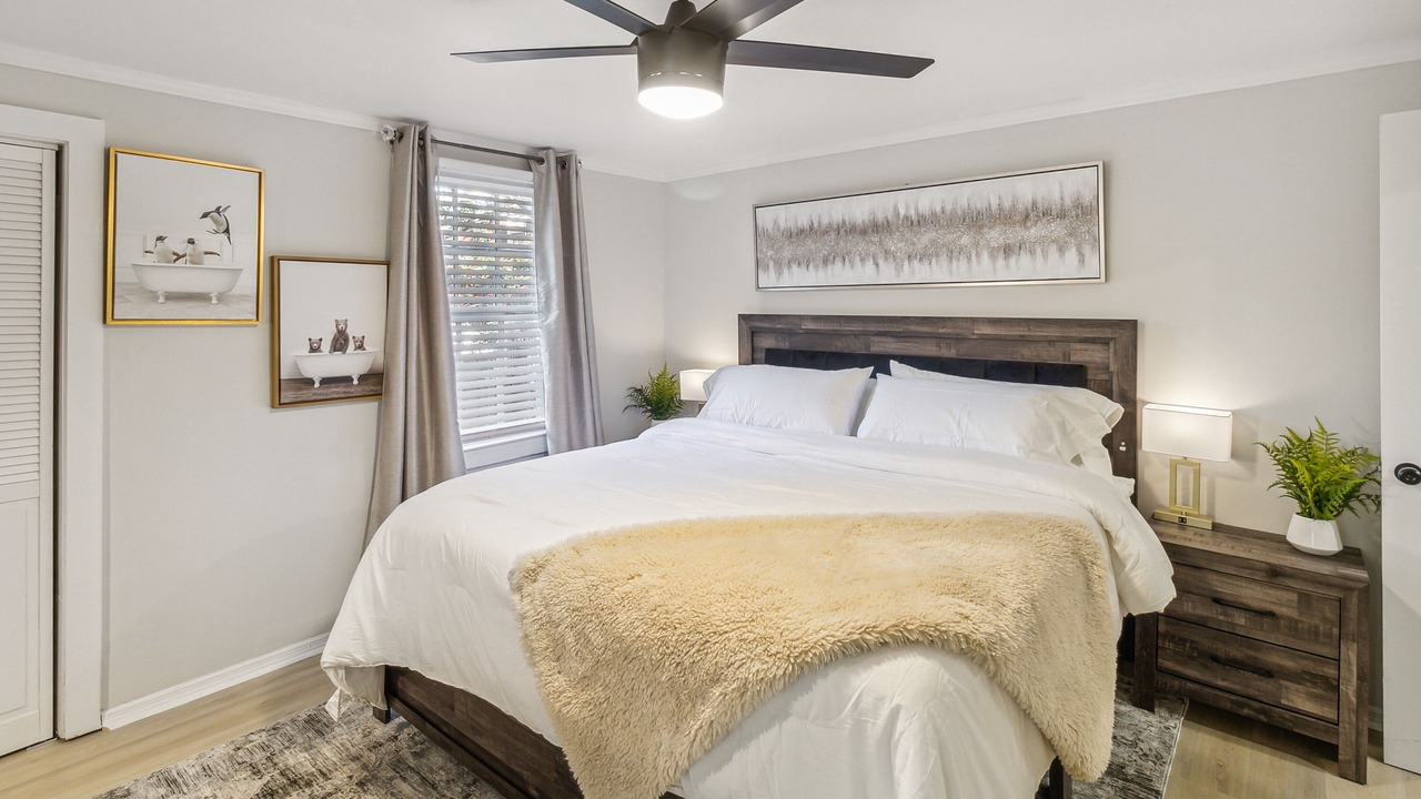 Photo of Bedroom in Metropolitan