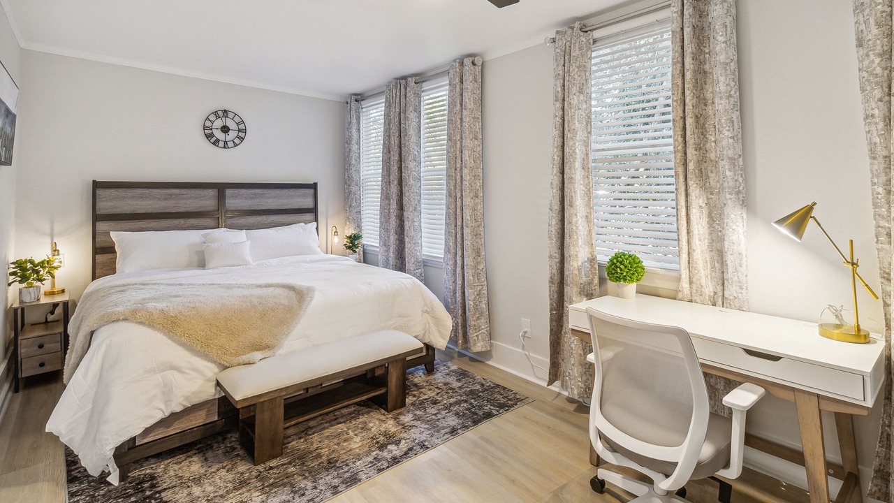 Photo of Bedroom in Metropolitan