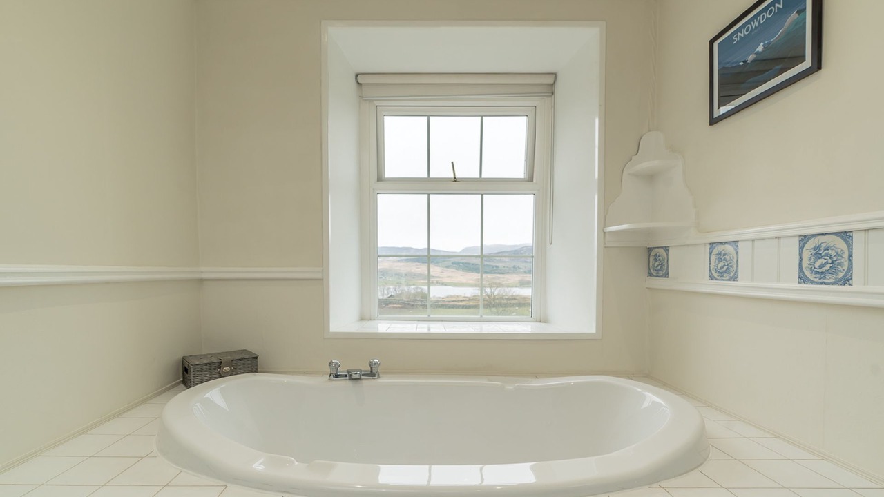 Photo of Bathroom in Trawsfynydd