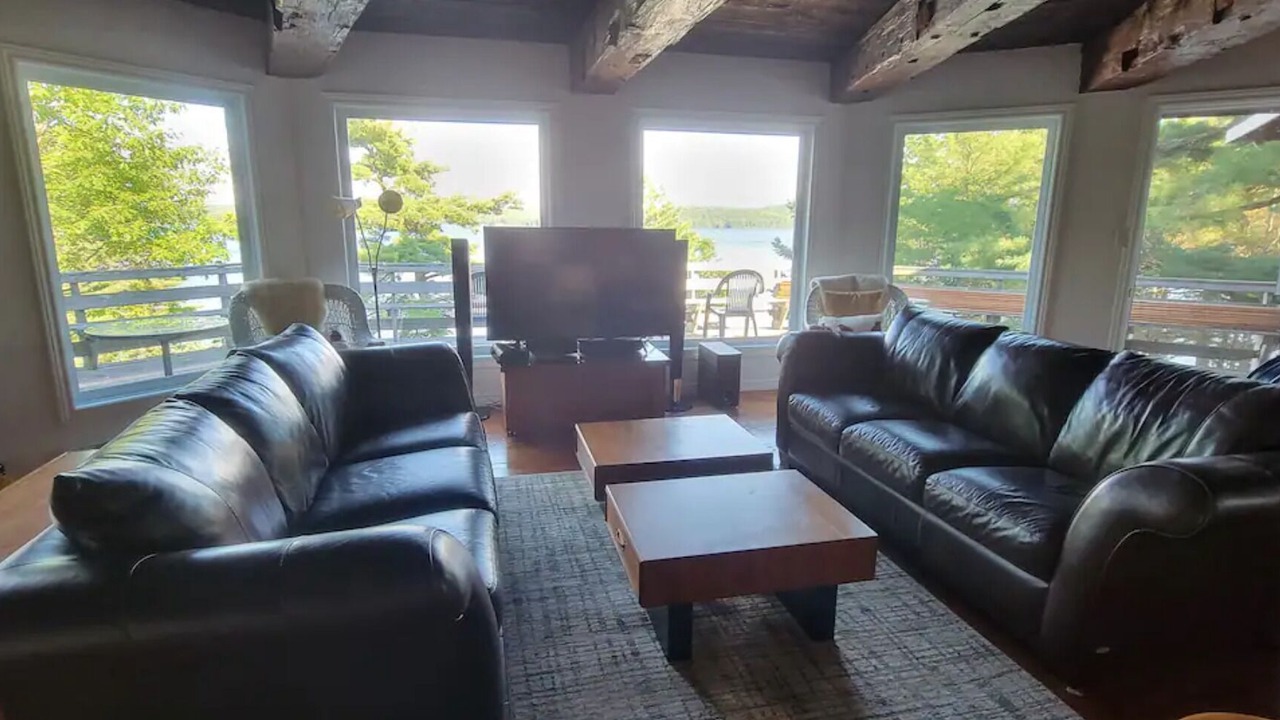 Photo of Livingroom in Algonquin Highlands