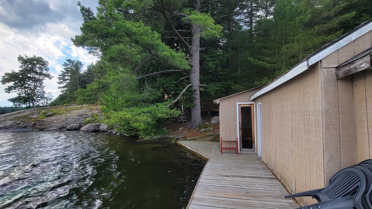 Photo of Patio Balcony in Algonquin Highlands