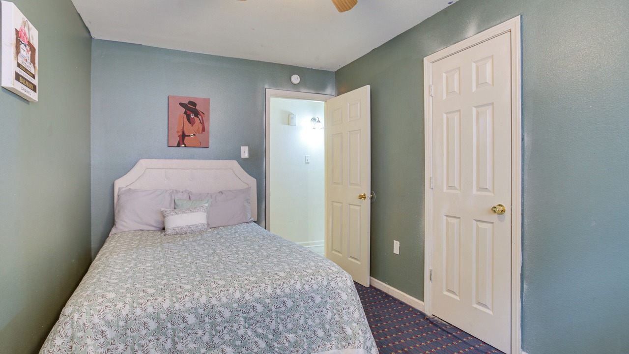 Photo of Bedroom in Read Boulevard West