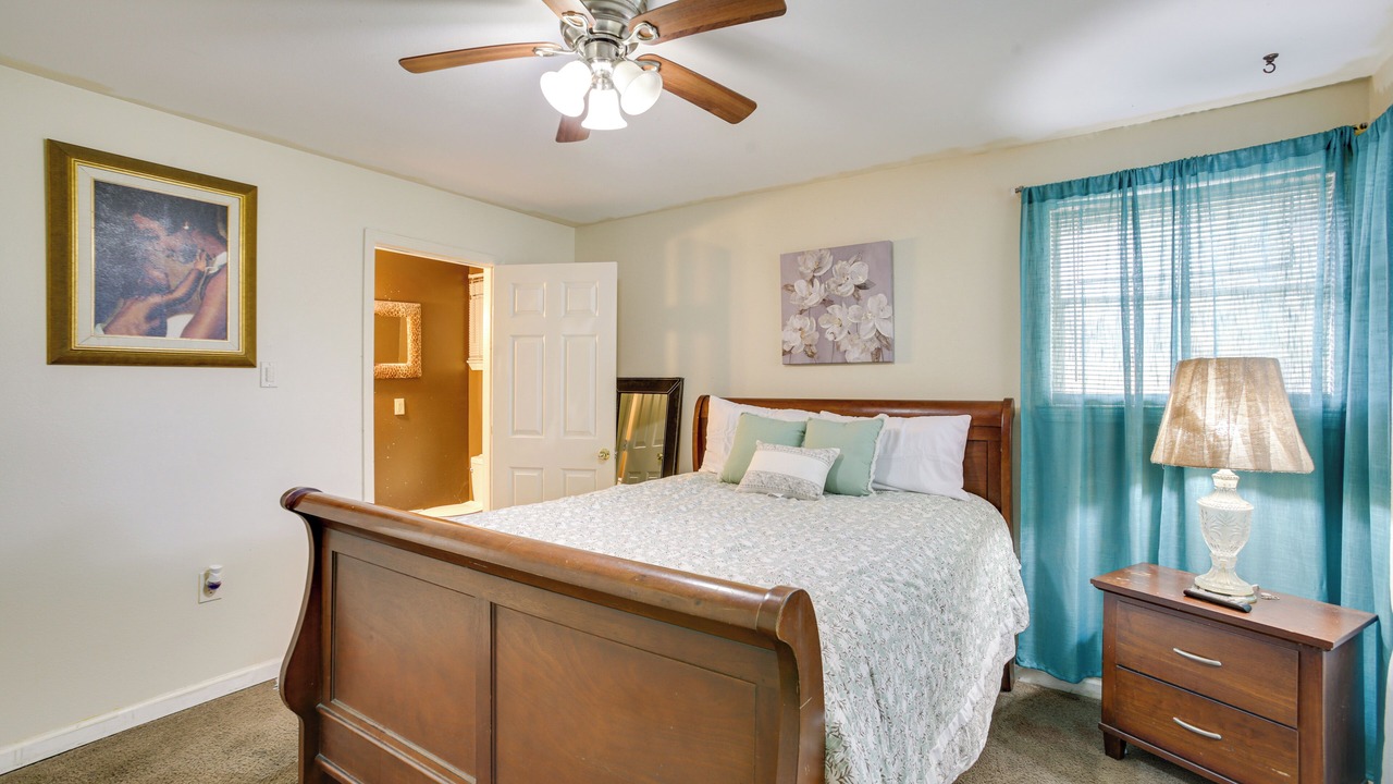 Photo of Bedroom in Read Boulevard West