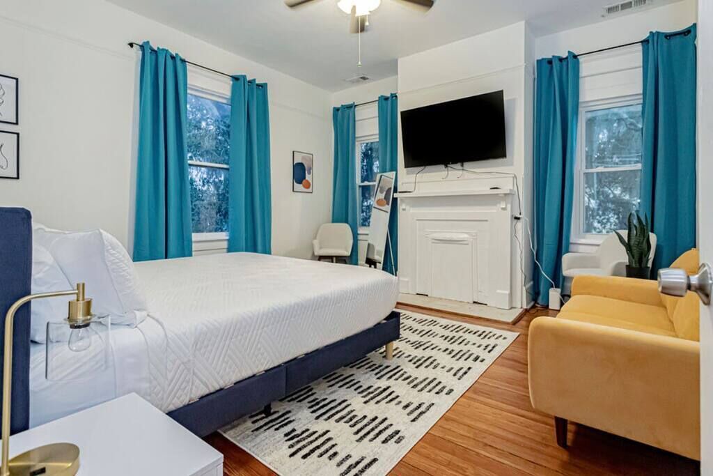 Photo of Bedroom in Metropolitan