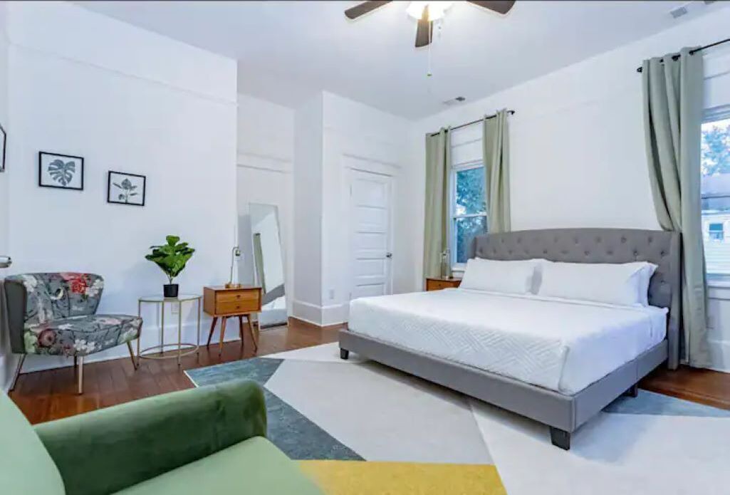 Photo of Bedroom in Metropolitan