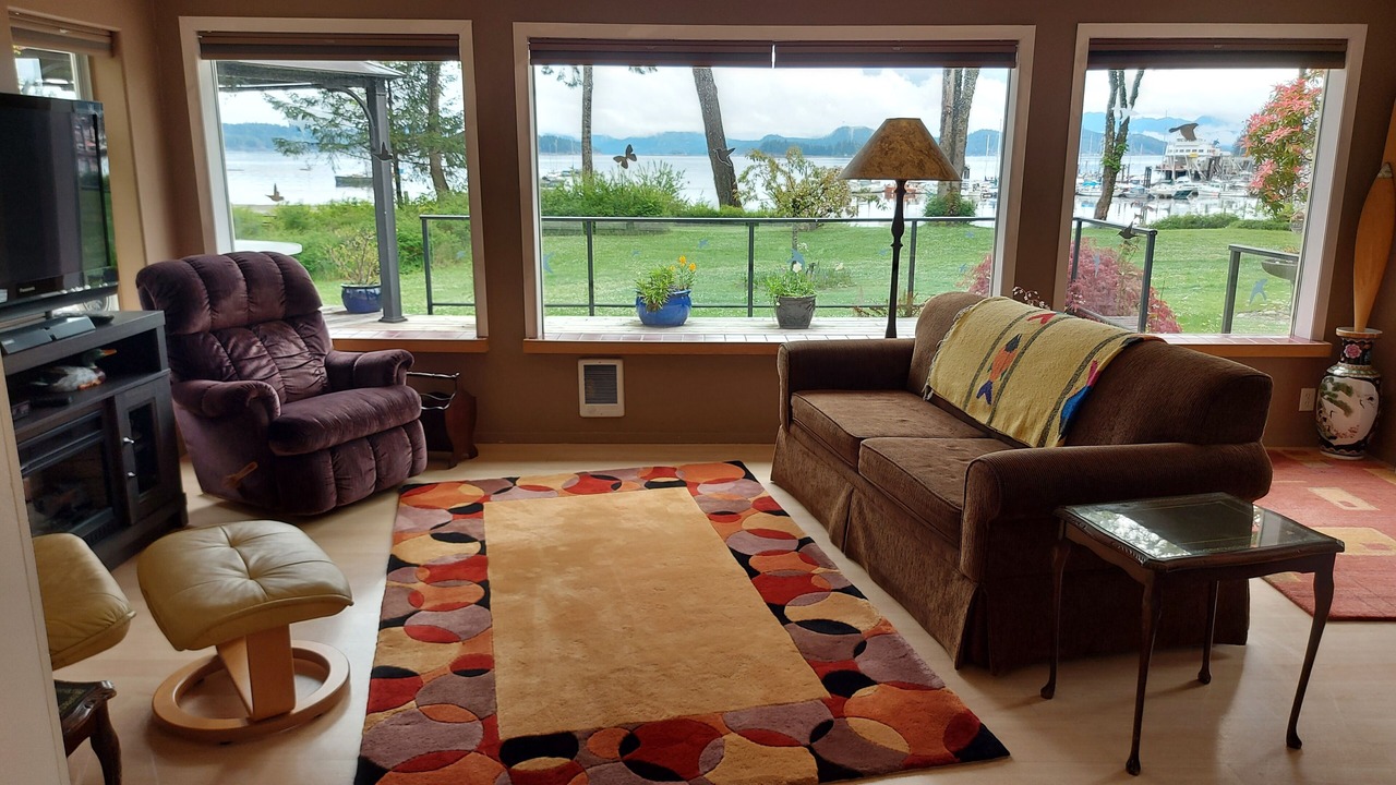 Photo of Livingroom in Heriot Bay