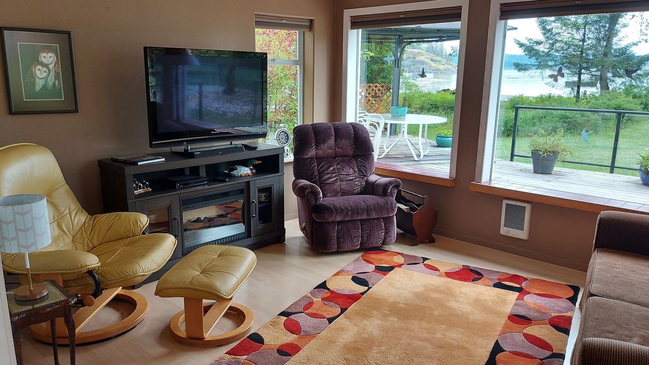 Photo of Livingroom in Heriot Bay