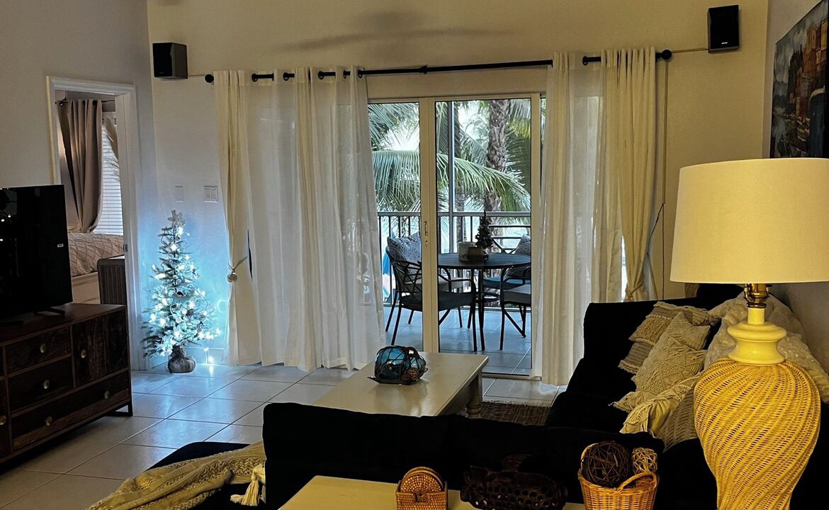 Photo of Livingroom in Rum Point