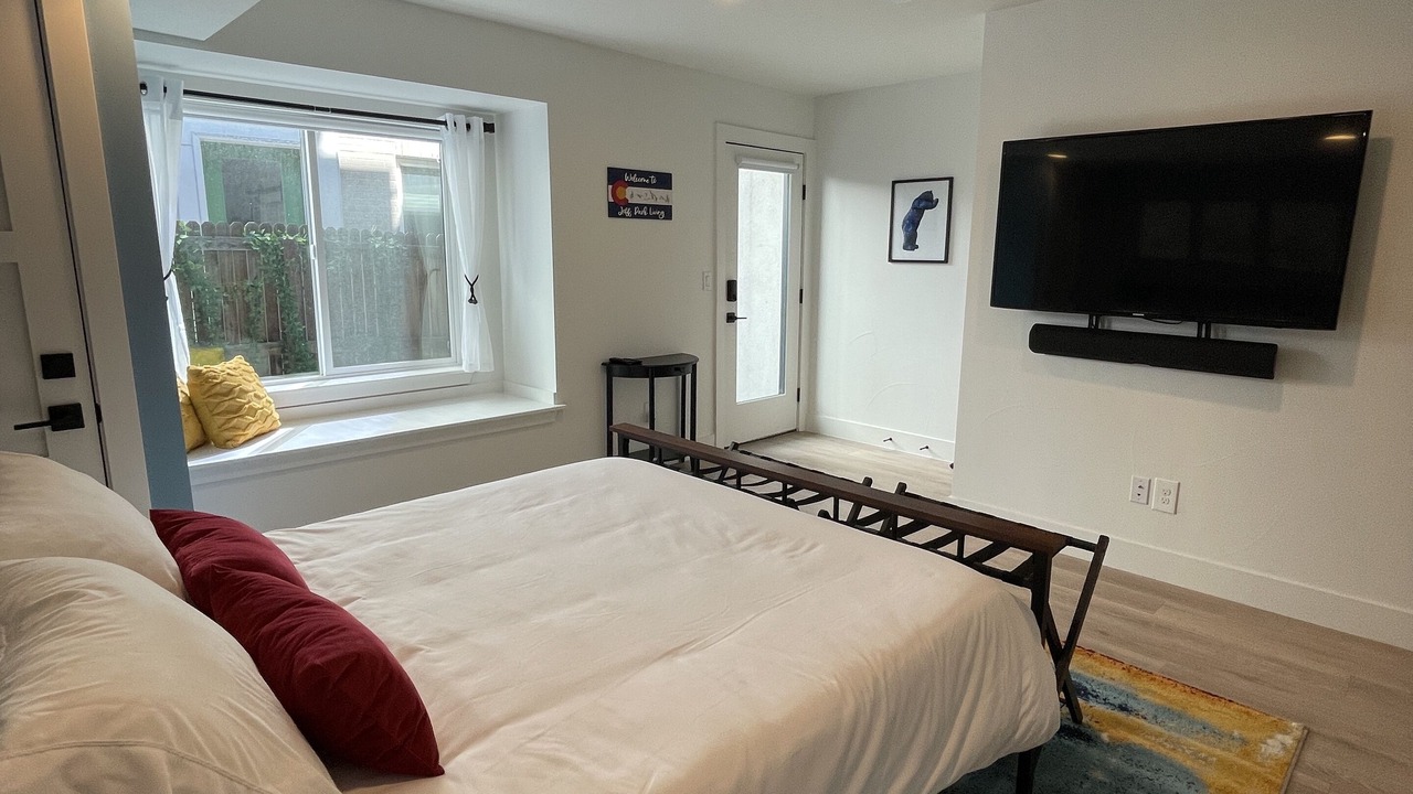 Photo of Bedroom in Jefferson Park