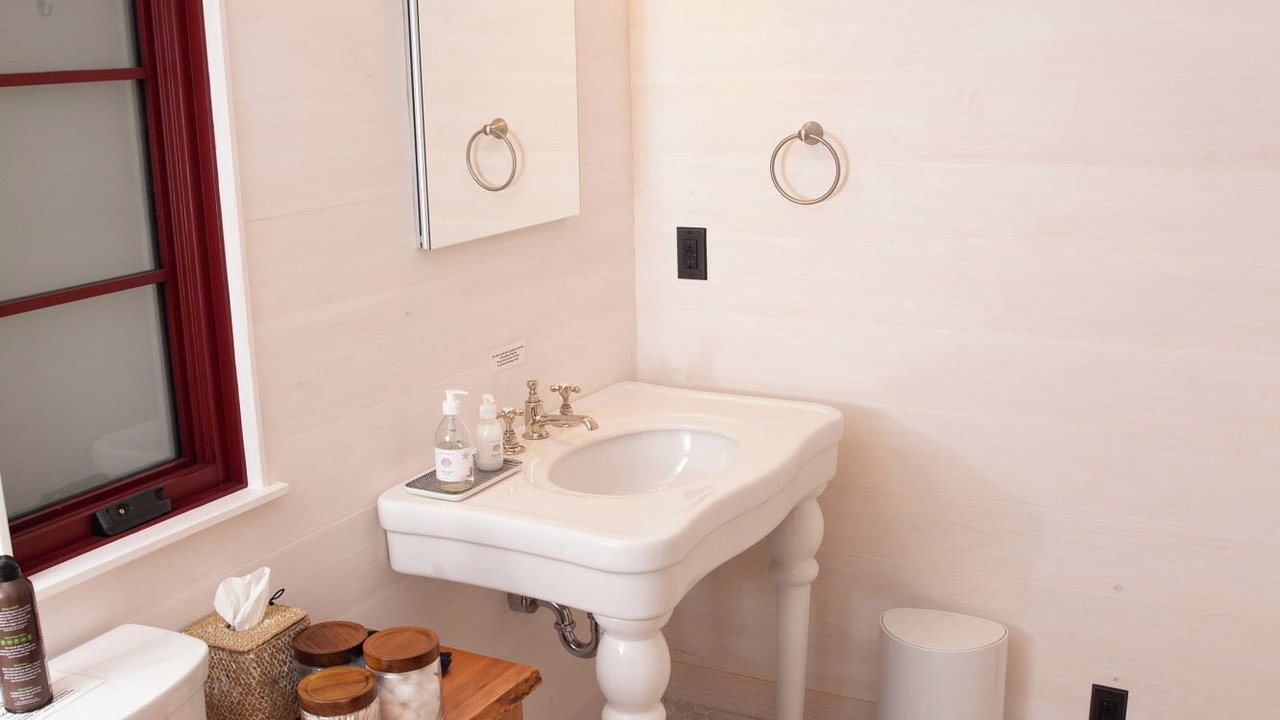 Photo of Bathroom in Brooklin