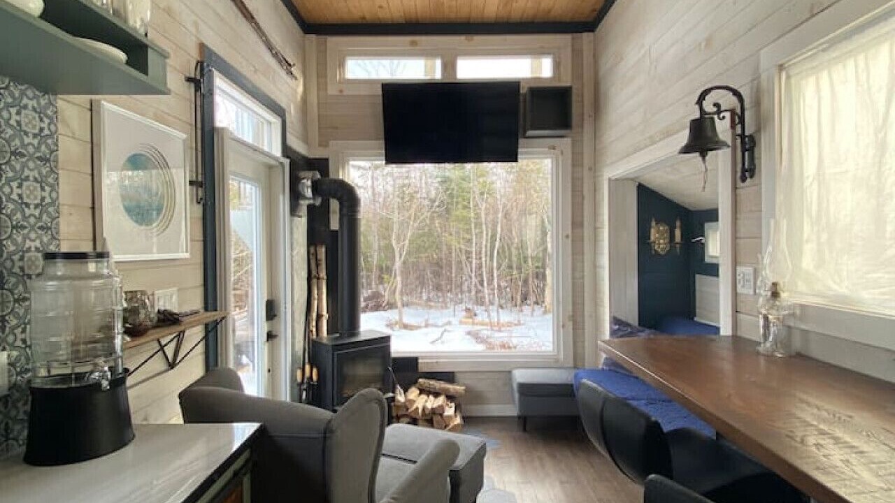 Photo of Livingroom in Halifax County