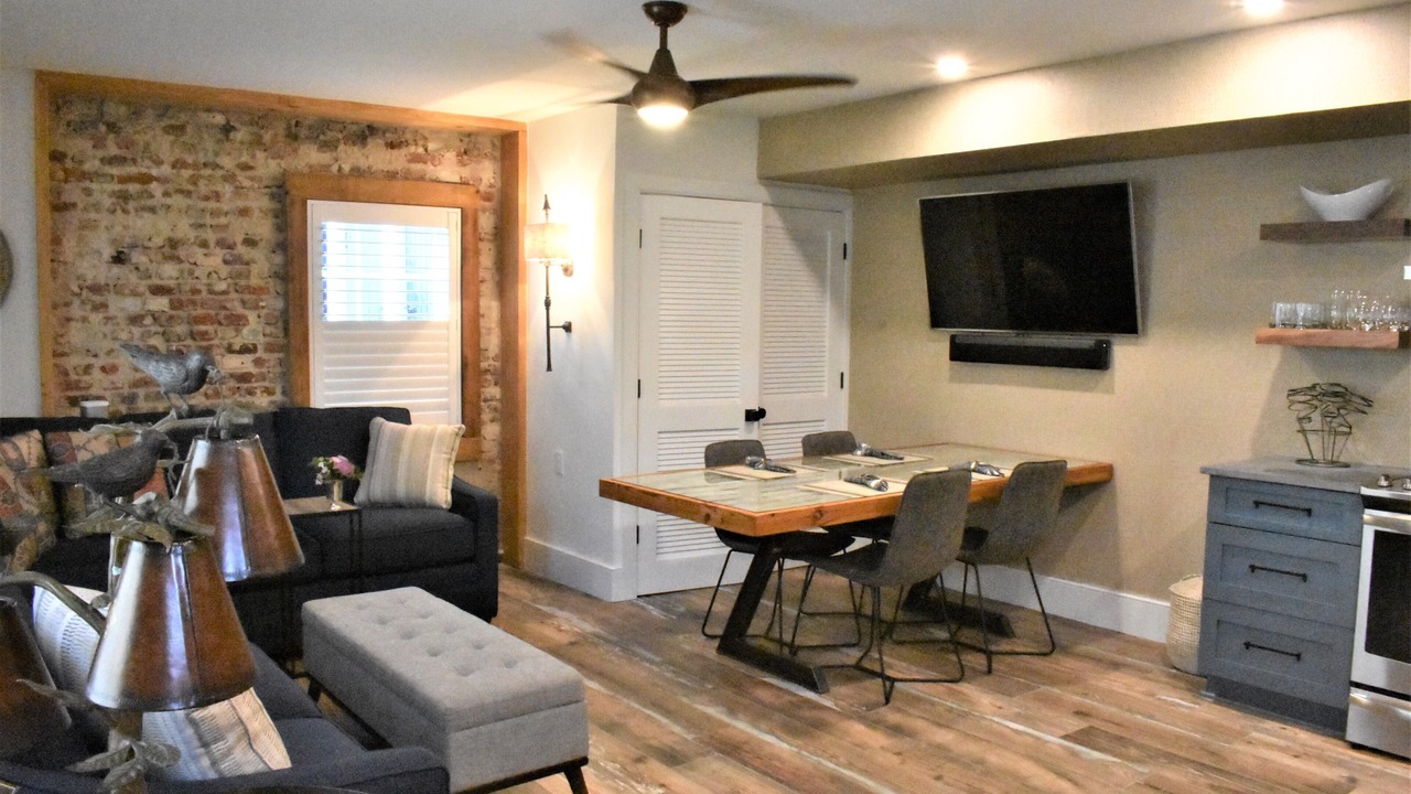 Photo of Livingroom in Charleston Historic District