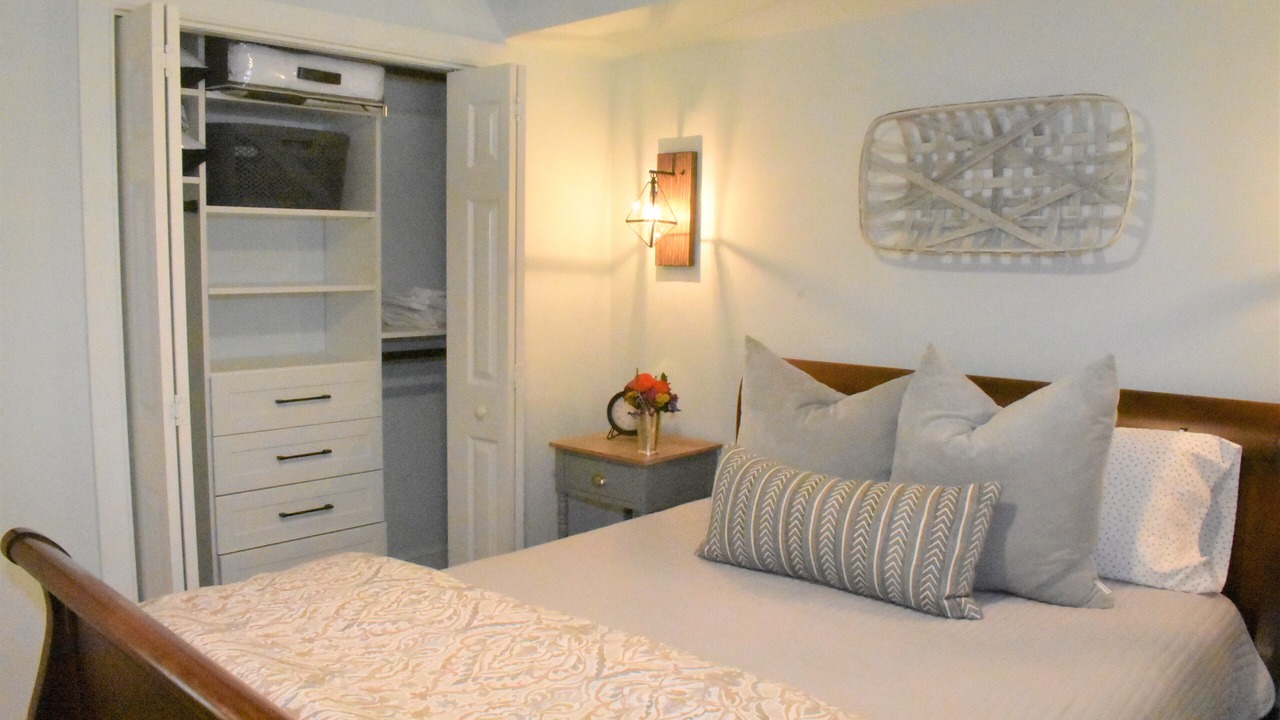Photo of Bedroom in Charleston Historic District