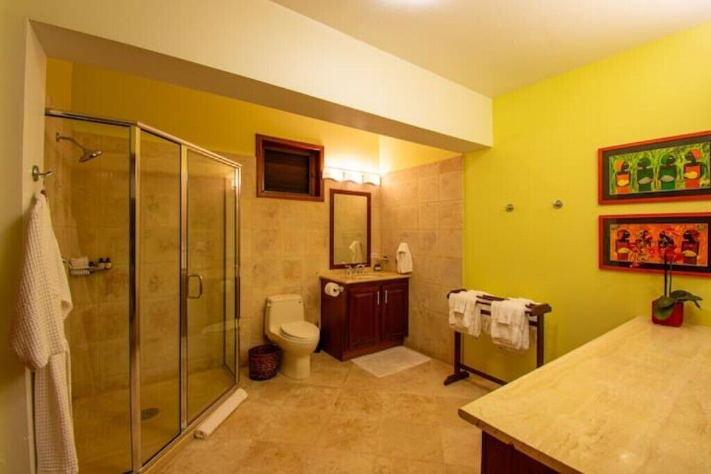 Photo of Bathroom in Maunday's Bay