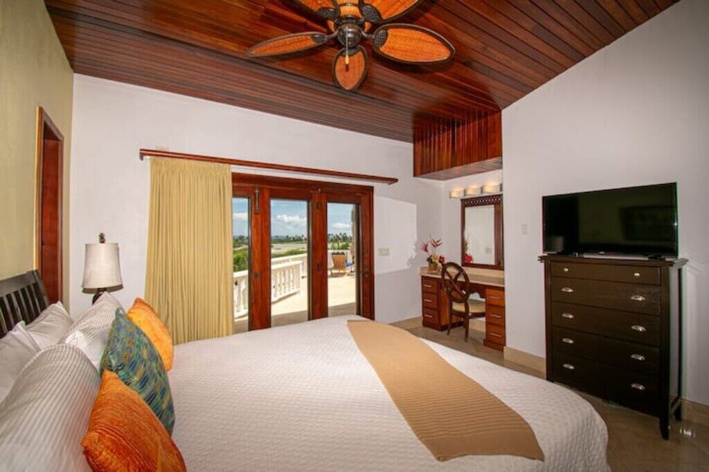 Photo of Bedroom in Maunday's Bay