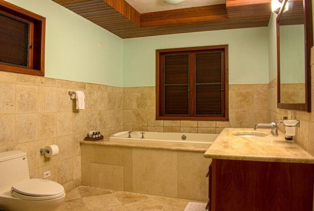 Photo of Bathroom in Maunday's Bay