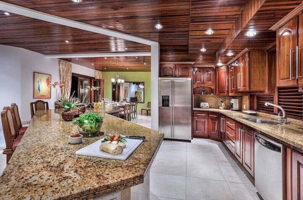 Photo of Kitchen in Maunday's Bay