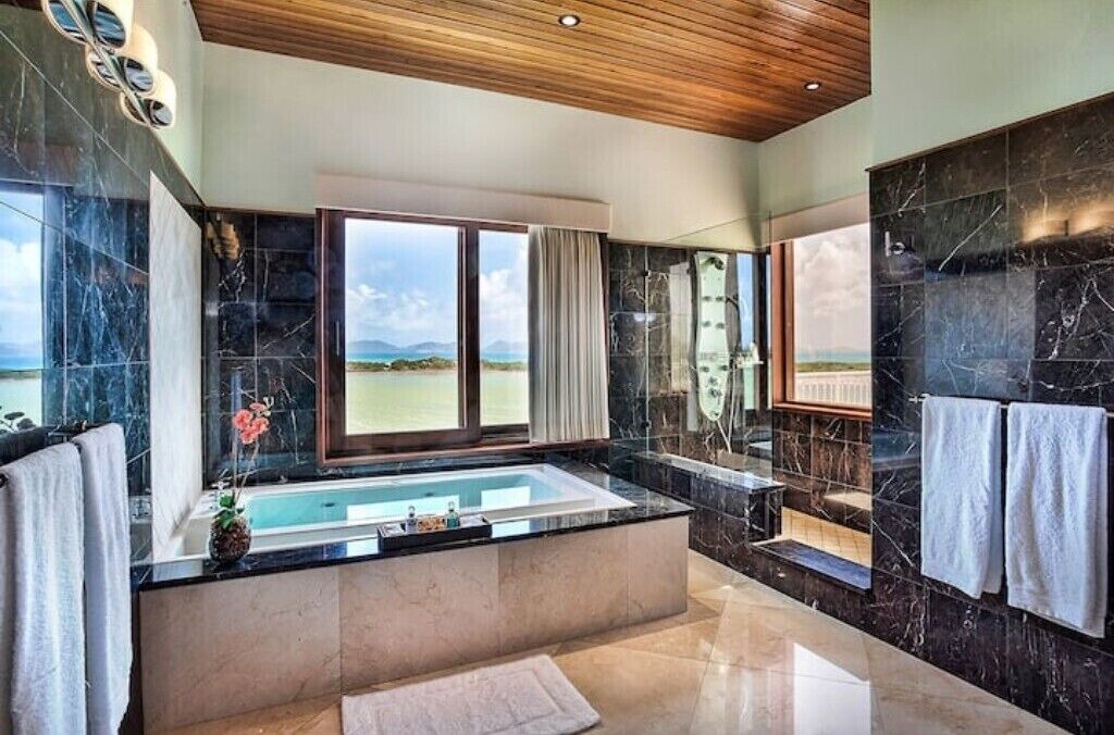 Photo of Bathroom in Maunday's Bay