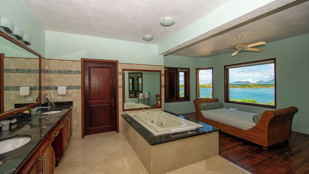 Photo of Bathroom in Maunday's Bay