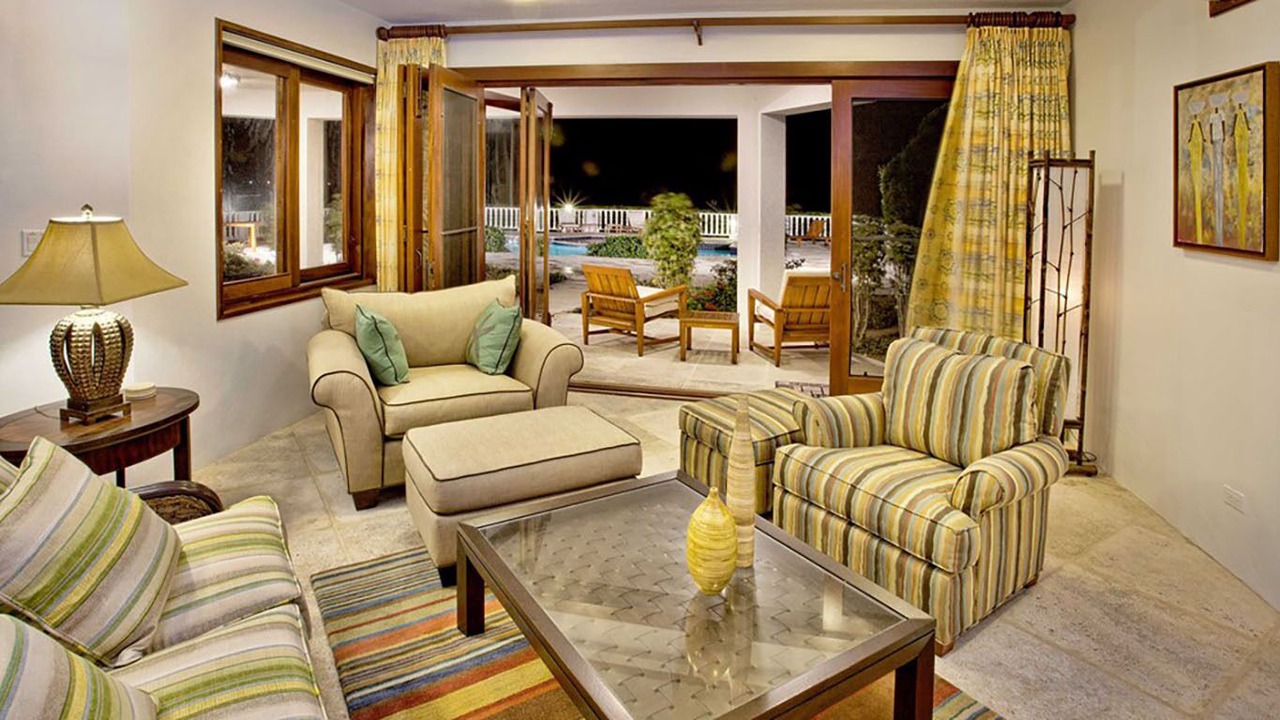 Photo of Livingroom in Maunday's Bay