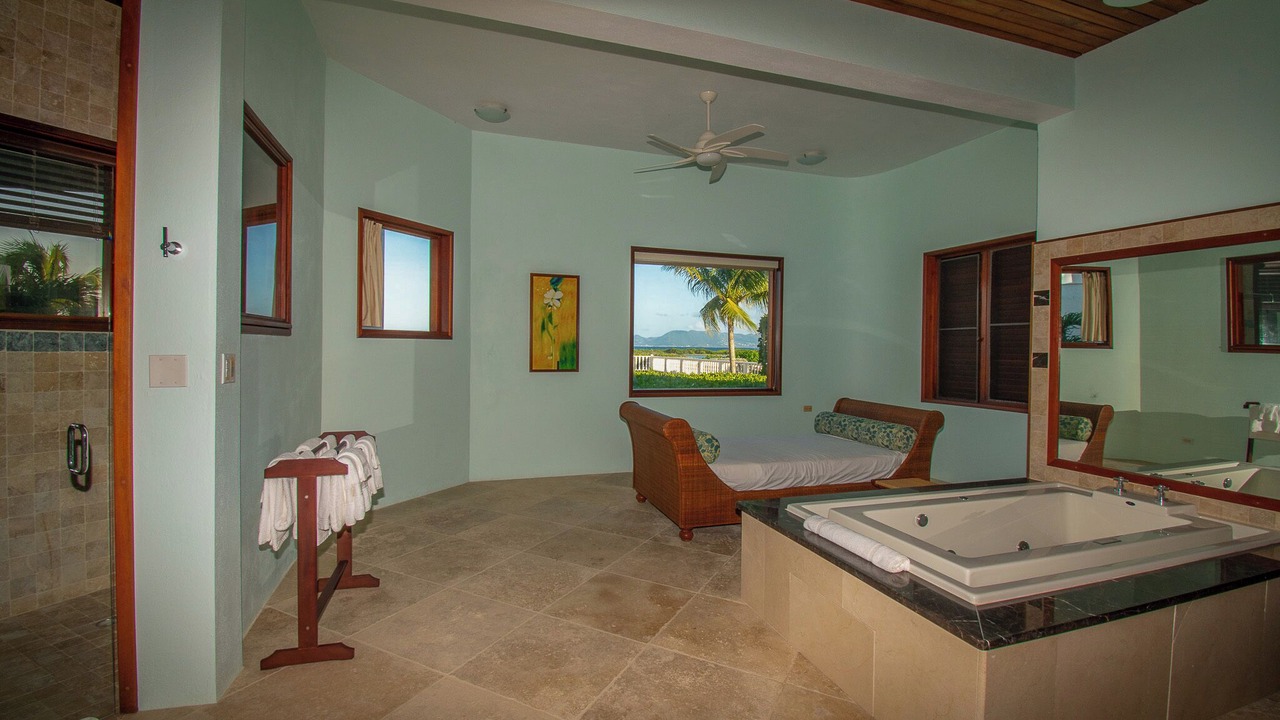 Photo of Bedroom in Maunday's Bay