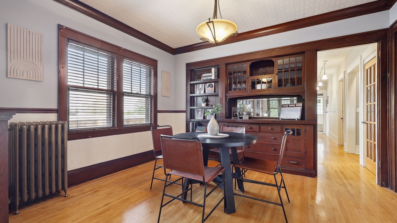 Photo of Livingroom in Linden Hills