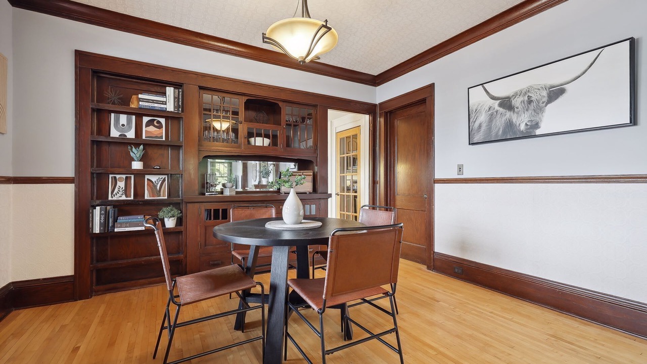 Photo of Livingroom in Linden Hills
