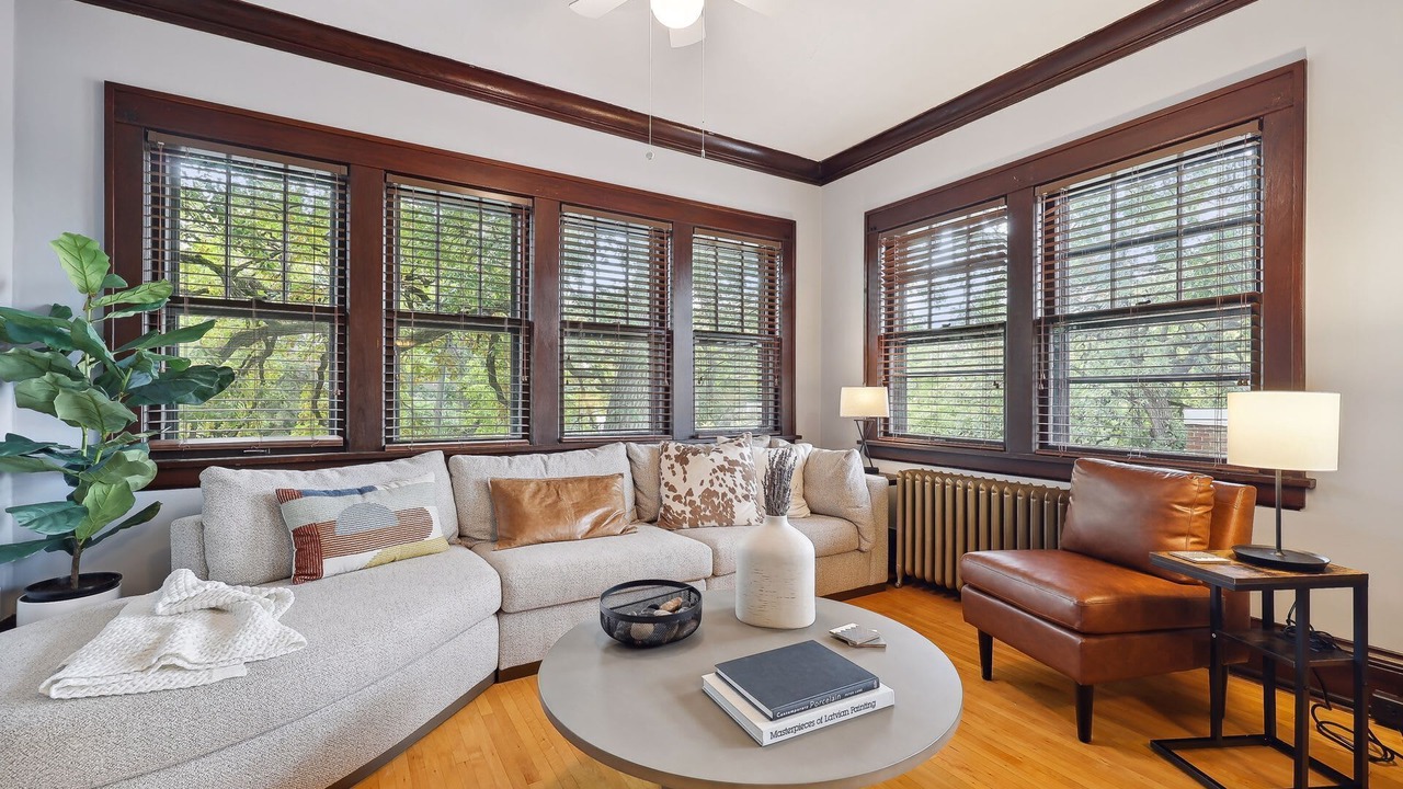 Photo of Livingroom in Linden Hills