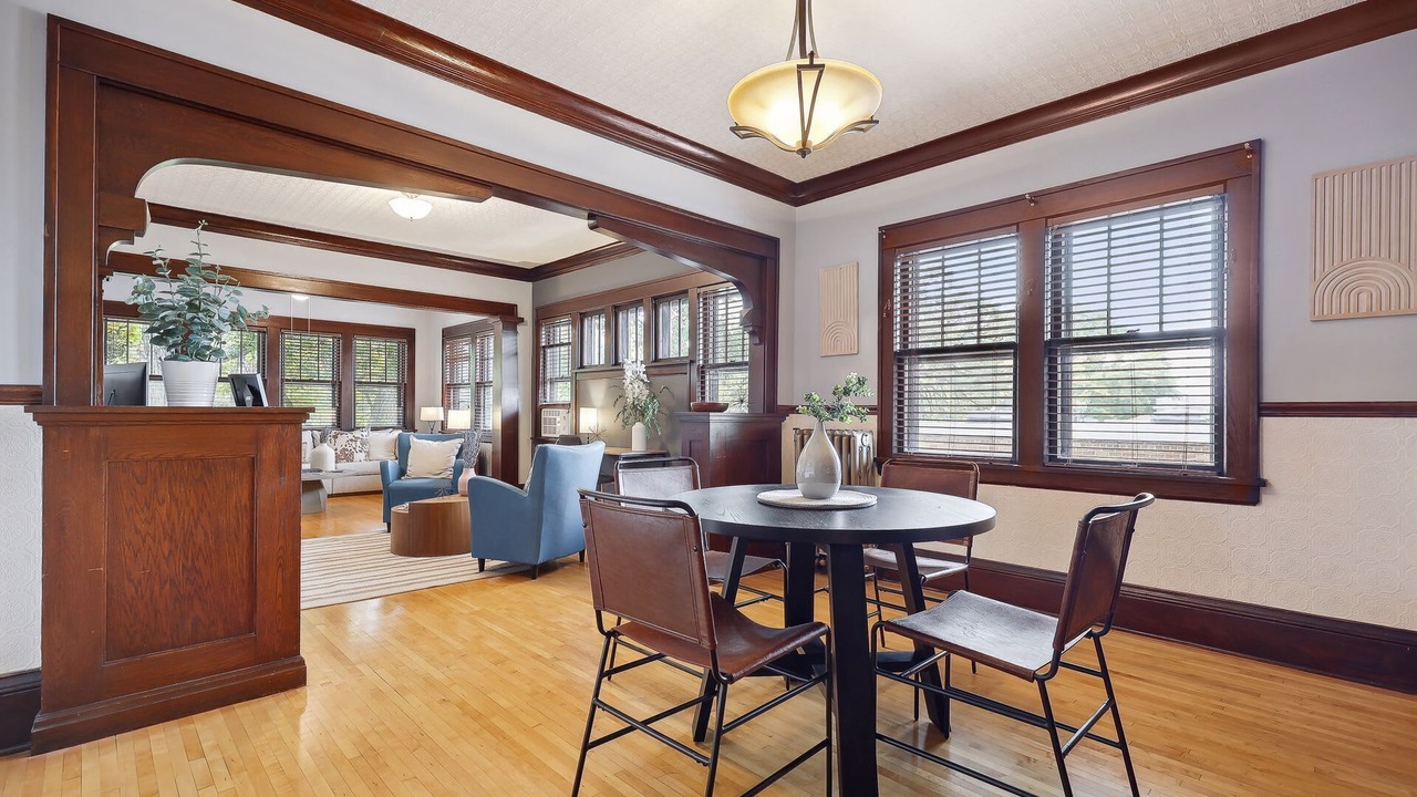 Photo of Livingroom in Linden Hills