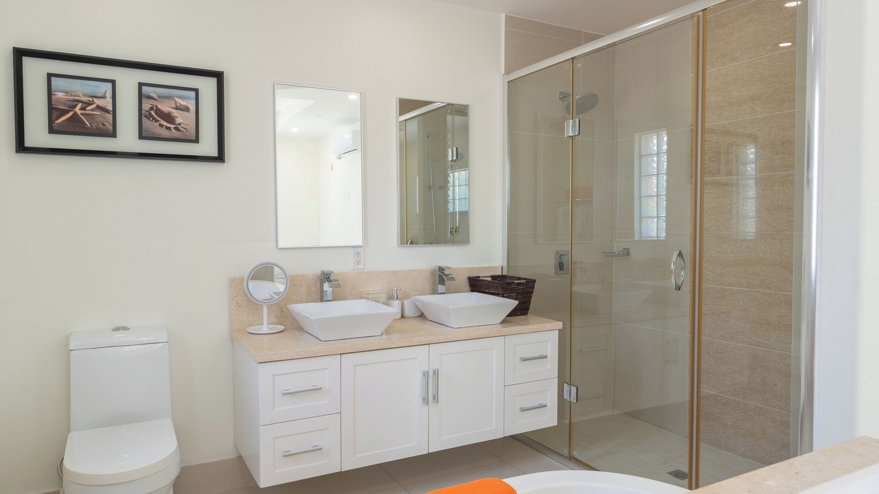 Photo of Bathroom in Bodden Town