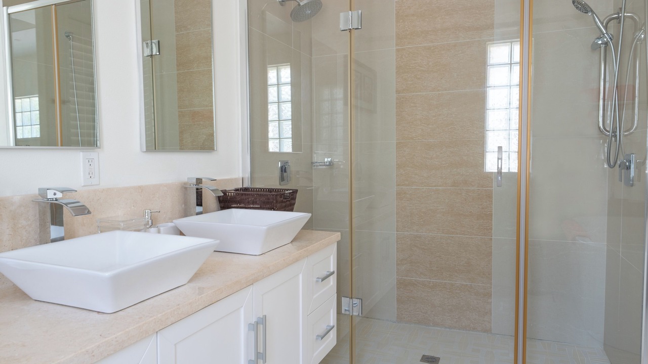 Photo of Bathroom in Bodden Town