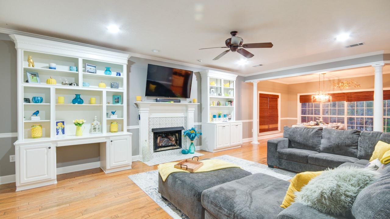 Photo of Livingroom in Tougaloo