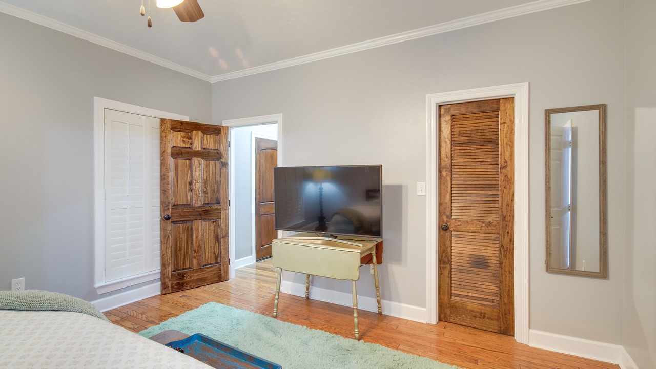 Photo of Bedroom in Tougaloo