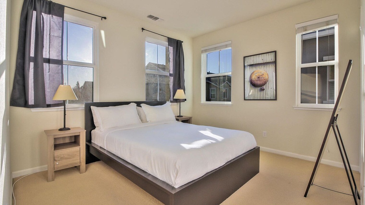 Photo of Bedroom in Newhall